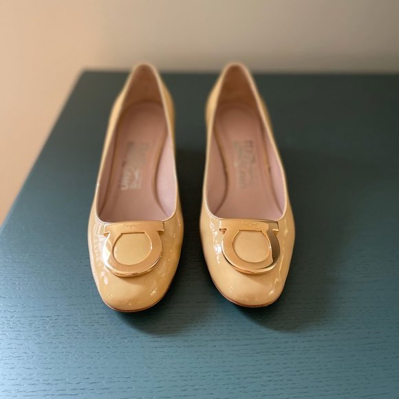Salvatore Ferragamo Beige Patent Pumps - Picture 4 of 4